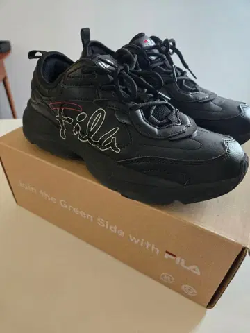 FILA 블랙 스니커즈