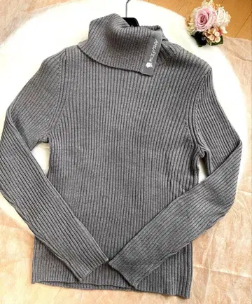 새상품 엠즈 그레이시 터틀넥 스웨터 니트 2024AW 그레이