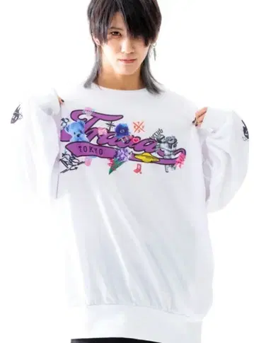 트래버서스 도쿄 그래픽 프린트 화이트 맨투맨