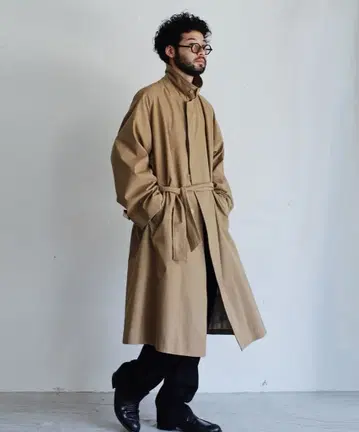 [LE / 엘이] C/P 개버딘 발라클라바 코트