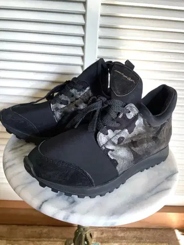 새상품급 쿨카레안 신발 23cm