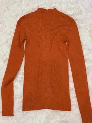 새상품급 emmi 오렌지 라메 니트