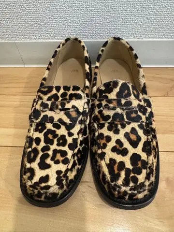 ZARA 레오파드 무늬 로퍼