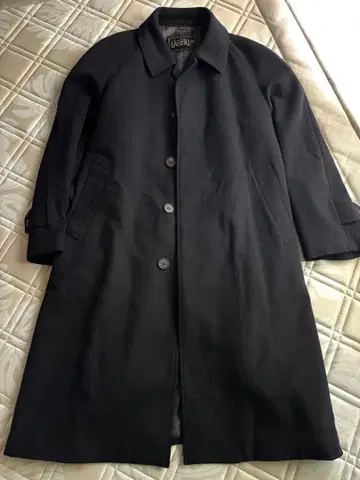 LASERIA 블랙 체스터 코트 캐시미어 100%