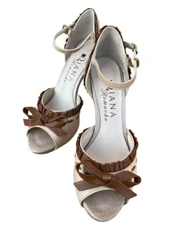 새상품급 DIANA 리본 포함 오픈토 펌프스 22cm 글리터