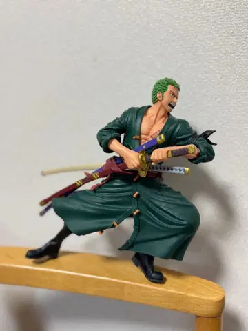 Grandista 로로노아 조로 피규어