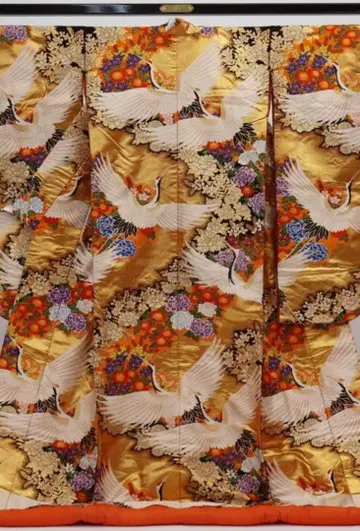 골드 컬러 학 무늬 우치카케