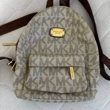 마이클코어스 백팩