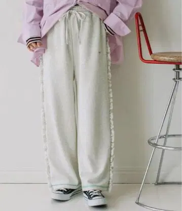 POU DOU DOU 푸두두 사이드 프릴 스웨트 팬츠
