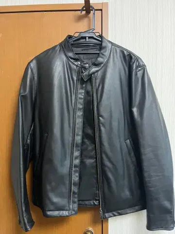 블랙 가죽 자켓 M 사이즈 유니클로