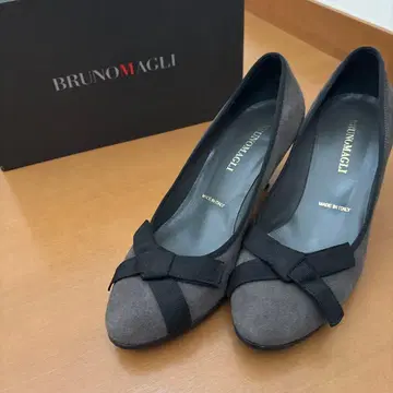 BRUNO MAGLI 스웨이드 리본 펌프스 37.5 사이즈 힐 6cm