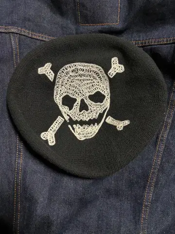 NEON 스컬 자수 베레모 블랙