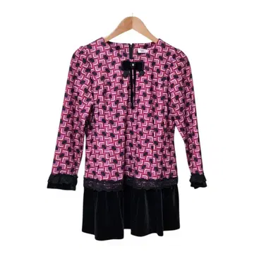 새상품 슈퍼뷰티 기하학 패턴 긴팔 튜닉 사이즈 44 113