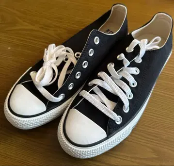 미사용 새상품 컨버스 스니커즈 23.5cm