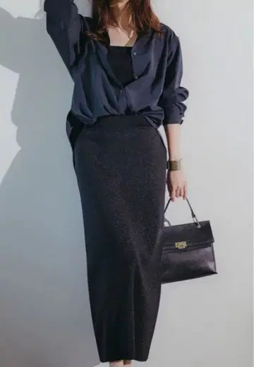 [ MAG x 스타일리스트 콜라보 ] 라메 I라인 스커트 블랙