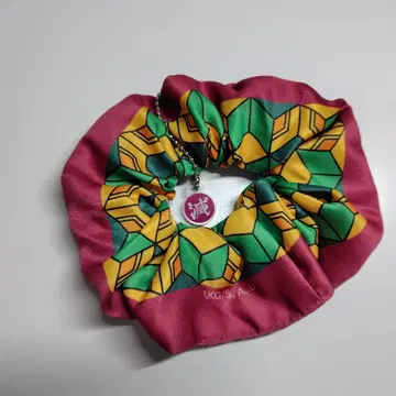 토미오카 기유 스크런치 머리핀