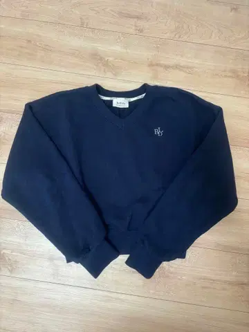 네이비 V넥 트레이닝복