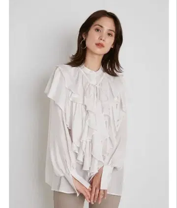 SNIDEL 아이보리 프릴 블라우스 원사이즈