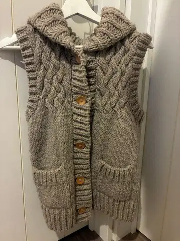 니코앤드 울100% 후드 부착 니트 베스트