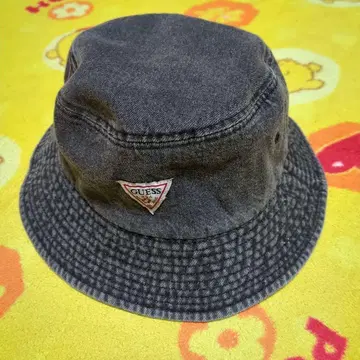 GUESS 버킷햇 블랙