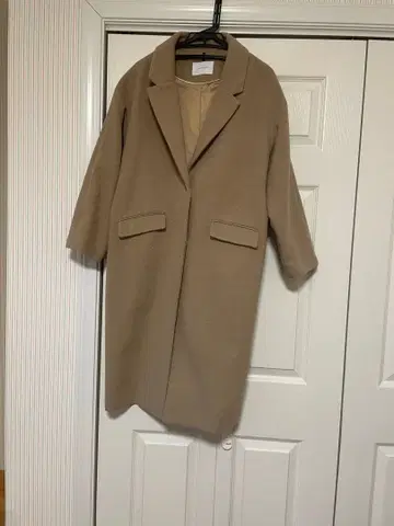 베이지 체스터 코트 오버 사이즈