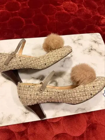 퍼 부착 베이지 트위드 하이힐