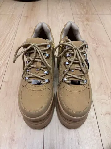 SUREVE 통굽 스니커즈 카멜 24.5cm~25cm