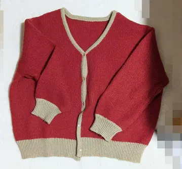 빨간색 니트 V넥 가디건