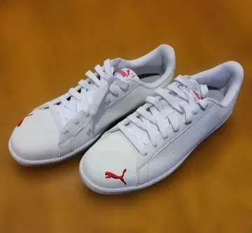 PUMA 화이트 스니커즈