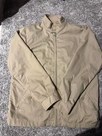United athle works beige jacket M
