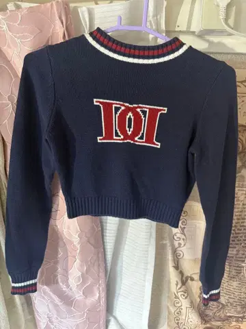 Darich 네이비 크롭 니트 스웨터