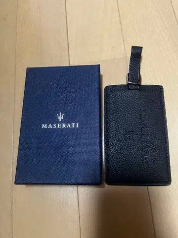 마세라티 가죽 네임택 블랙