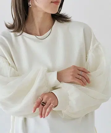 mitis 미티스 오간자 볼륨 소매 종이상자 오버 사이즈 풀오버 M