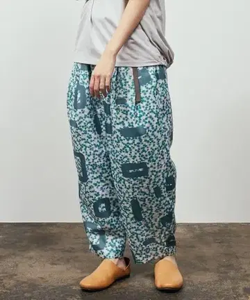 Dulcamara 플라워 패턴 턱 와이드 PT