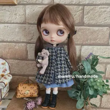 네오 브라이스 아웃핏 레트로한 분위기 귀여운 네프가 들어간 울 코트