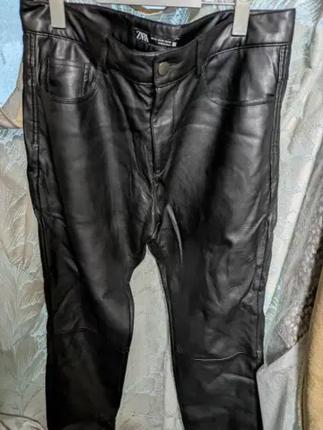 ZARA 블랙 PVC 가죽 PT 사이즈 34
