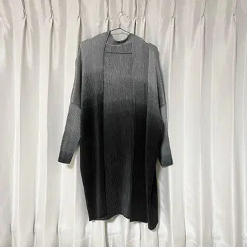 스페치오 플리츠 롱 가디건 그라데이션 그레이 계열
