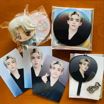 에스쿱스 seventeen 세븐틴 NEW 캔뱃지 트레이딩 카드 피규어