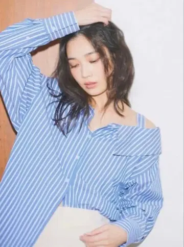 새상품 FRAYI.D 셔츠 디자인 오프숄더 블라우스 스트라이프