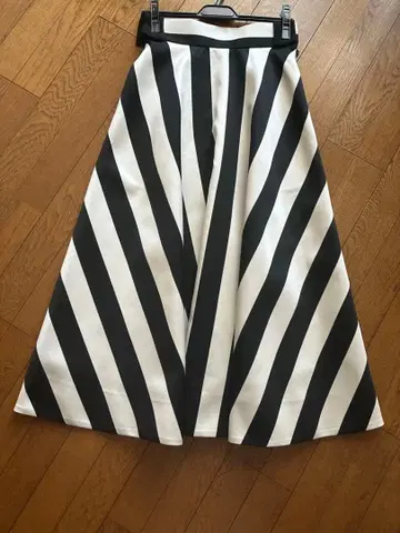 she tokyo 제시카 빅 스트라이프 플레어 롱 스커트 36