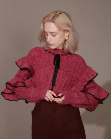 [ Lily Brown ] 프릴 하이넥 니트