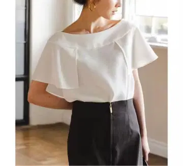 [택 포함 새상품 NOBLE] 노블 스퀘어 케이프 슬리브 블라우스
