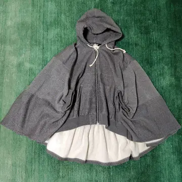 그레이 후드 부착 케이프 코트