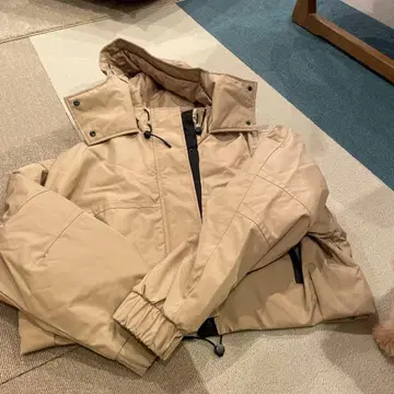 ZARA 베이지 다운 자켓 M 사이즈