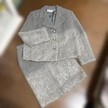 그레이 모헤어 혼방 셋업 머플러 포함