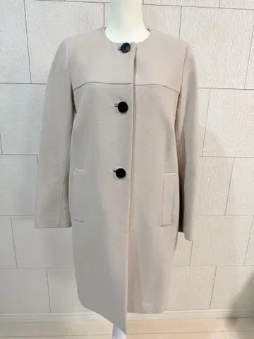 투모로우랜드 베이지 롱 코트 버튼 포함 42