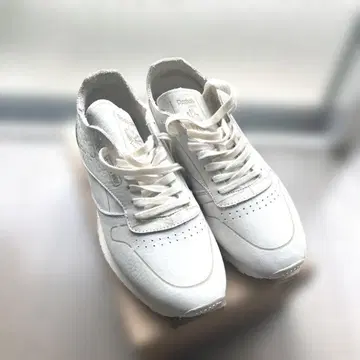 [ 미사용 ] Reebok 클래식 가죽 26cm 스웨이드