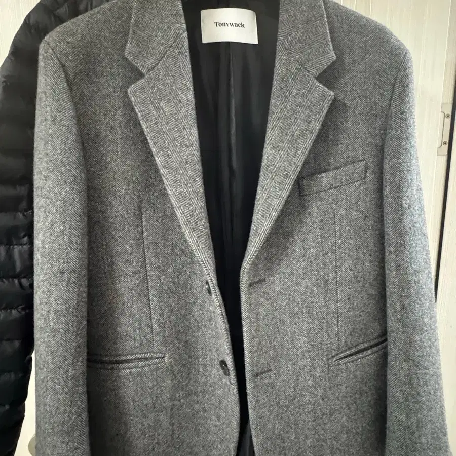 Shop TONYWACK on Bunjang Global Site.