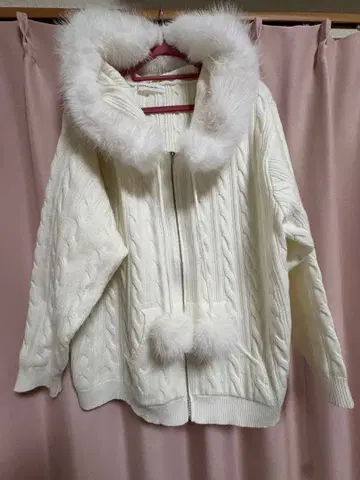 폼폼 달린 케이블 짜임 ZIP 니트 후드티 원피스