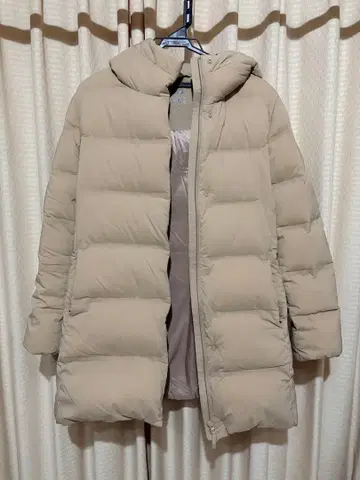 UNIQLO 심리스 다운 숏코트 베이지 M 여성용